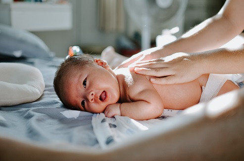 SUPERIOR DE MASAJE INFANTIL Y BEBES (125 horas) (Tenerife)